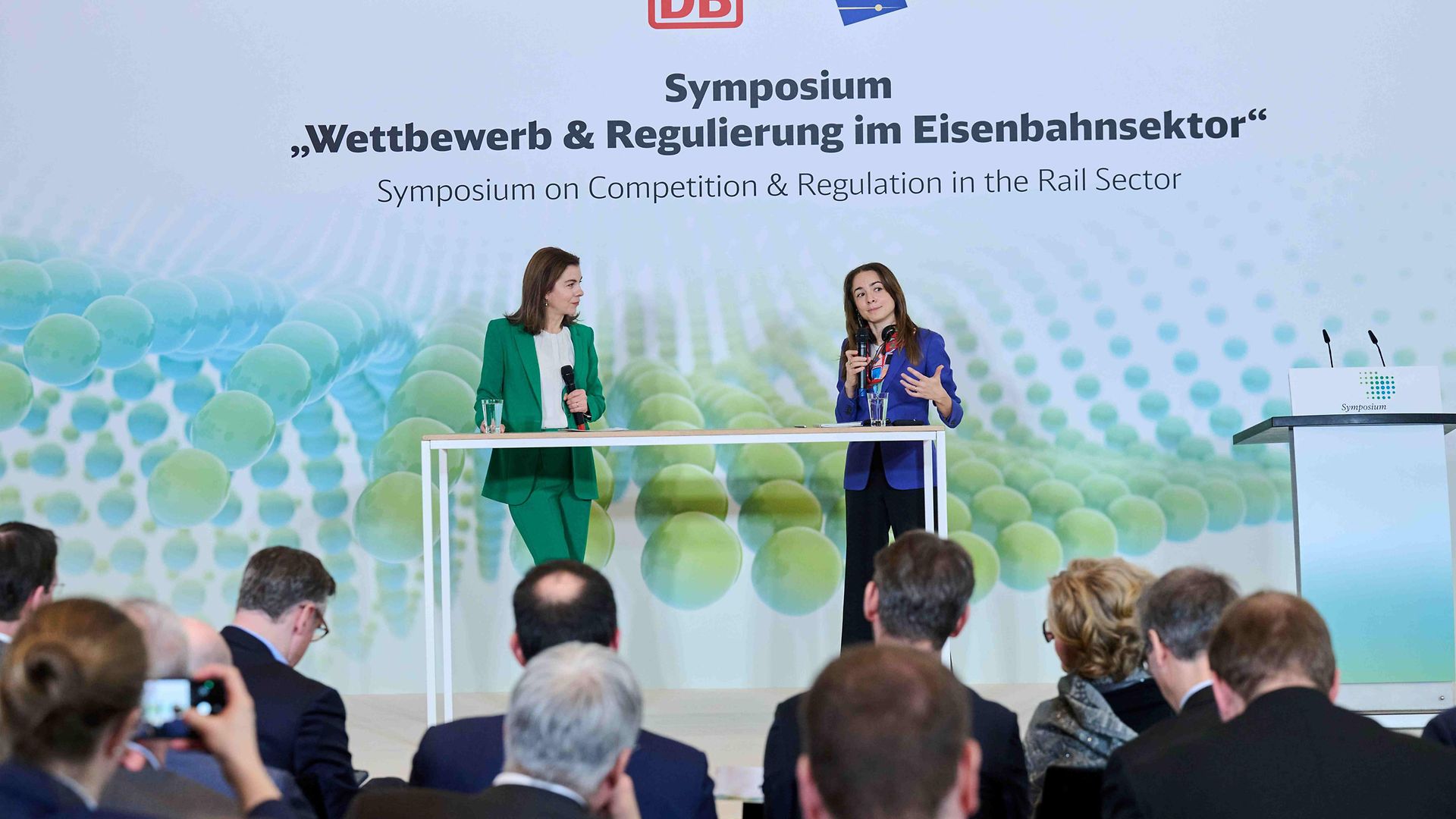 Oana Gherghinescu und Anja Bröker